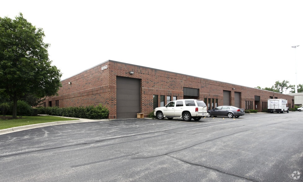 1050 Ensell Rd, Lake Zurich, IL for lease - Building Photo - Image 3 of 18