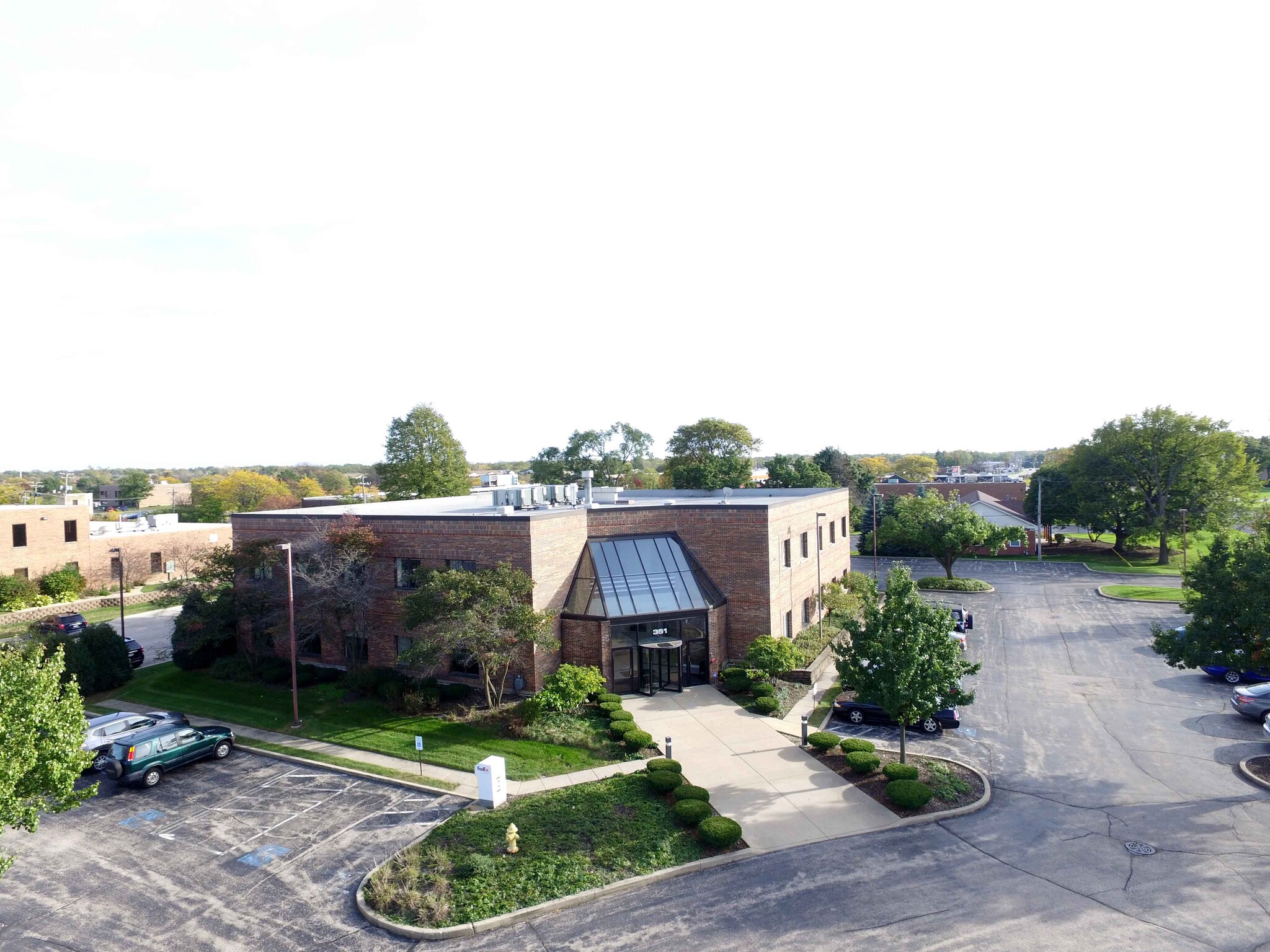 351 S Main Pl, Carol Stream, IL for lease Building Photo- Image 1 of 9