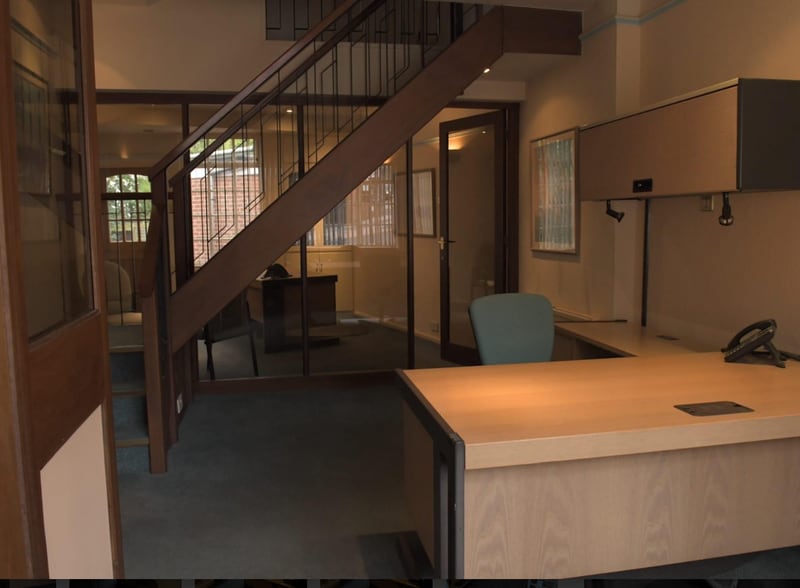 103 Wilkinson St, Sheffield for sale - Interior Photo - Image 2 of 6