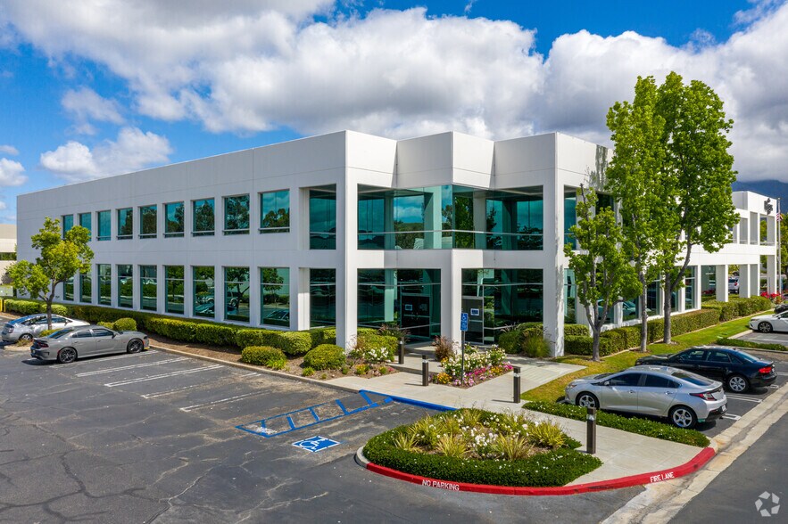 30211 Avenida De Las Banderas, Rancho Santa Margarita, CA for lease - Building Photo - Image 2 of 8