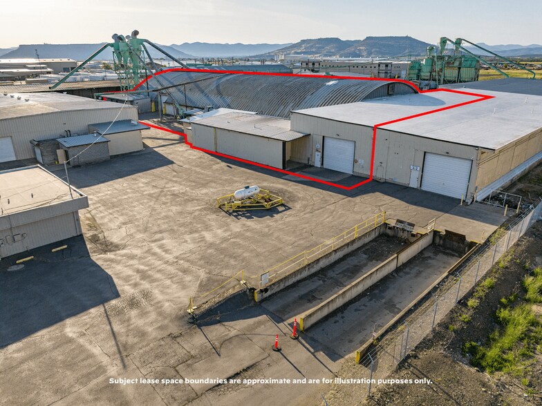 1385 Antelope Rd, White City, OR for lease - Building Photo - Image 1 of 83