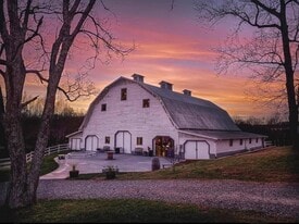 The Beck Barn- Wedding Venue - Barndominium