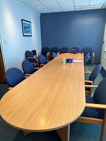 Gladbeck Way, Enfield for lease - Building Photo - Image 3 of 12