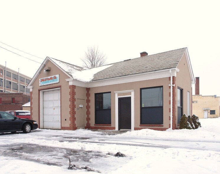 1008 Buffalo Ave, Niagara Falls, NY for sale - Primary Photo - Image 1 of 1