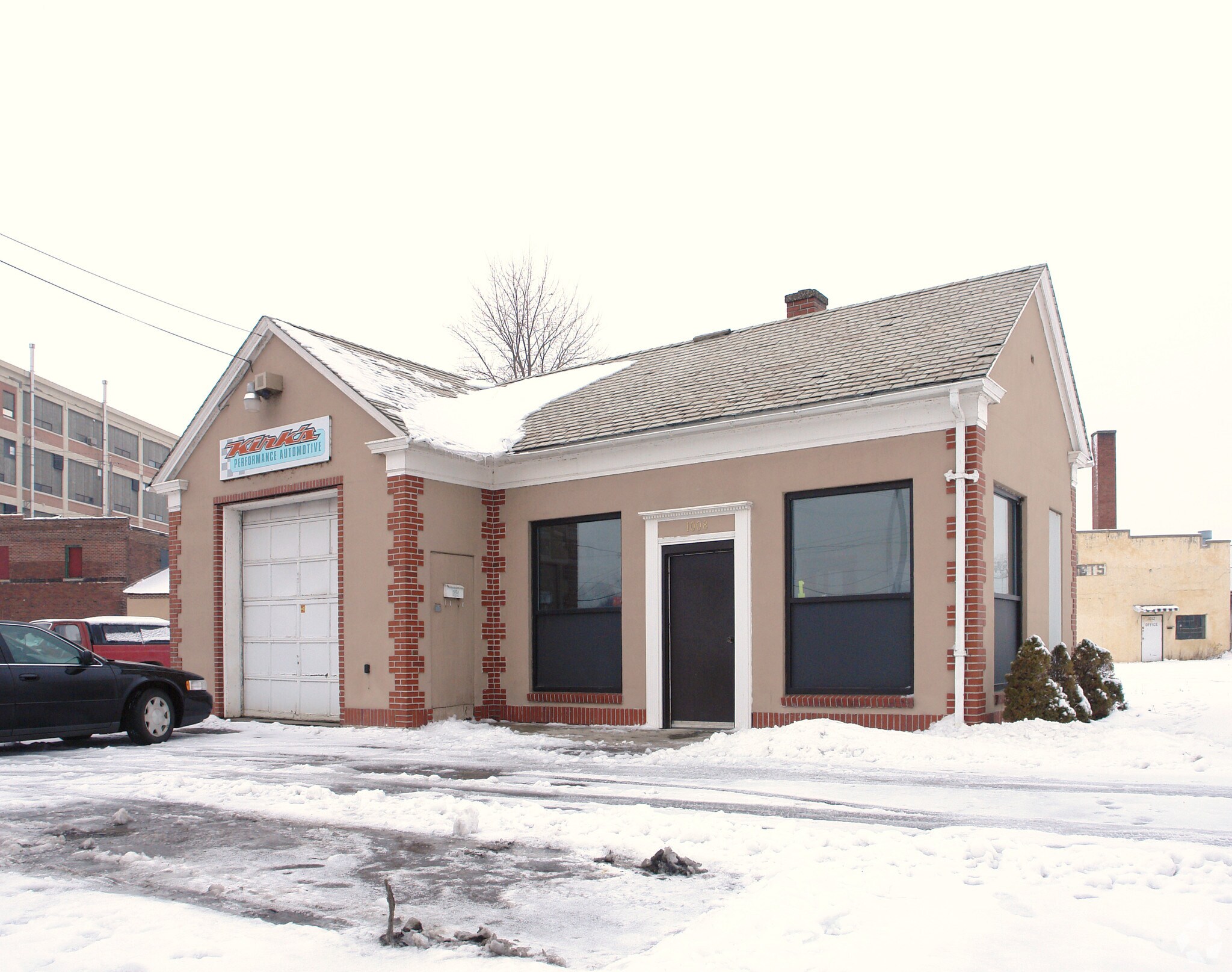 Retail in Niagara Falls, NY for sale Primary Photo- Image 1 of 1