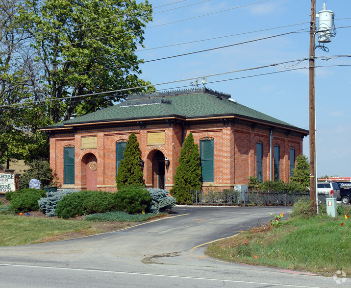 1036 S Thomas Rd, Fort Wayne, IN for lease - Building Photo - Image 2 of 4