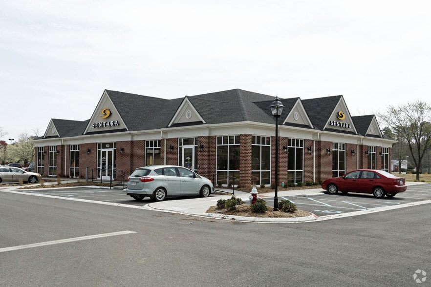 Nelson's Grant Marketplace portfolio of 3 properties for sale on LoopNet.com - Primary Photo - Image 3 of 3