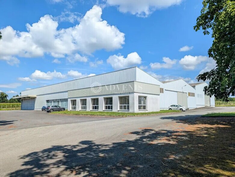 Industrial in Meillac for lease - Building Photo - Image 1 of 12