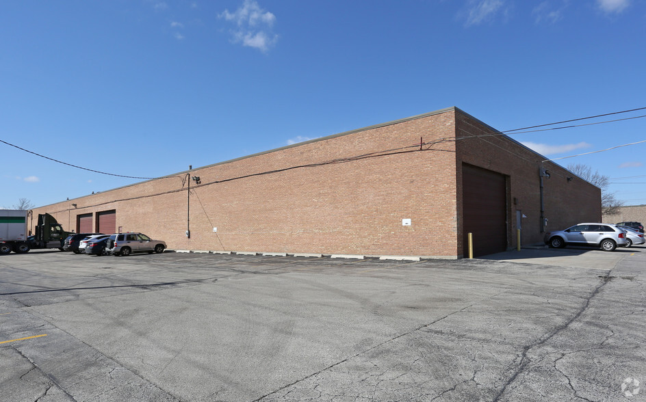 290-300 Beeline Dr, Bensenville, IL for lease - Building Photo - Image 2 of 3