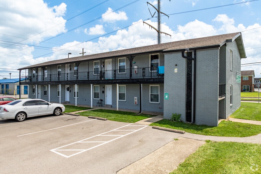 1630-1634 Greentree Blvd, Clarksville, IN for sale - Building Photo - Image 3 of 17