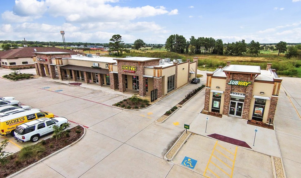 3303 E Main St, Madisonville, TX for lease - Building Photo - Image 3 of 12