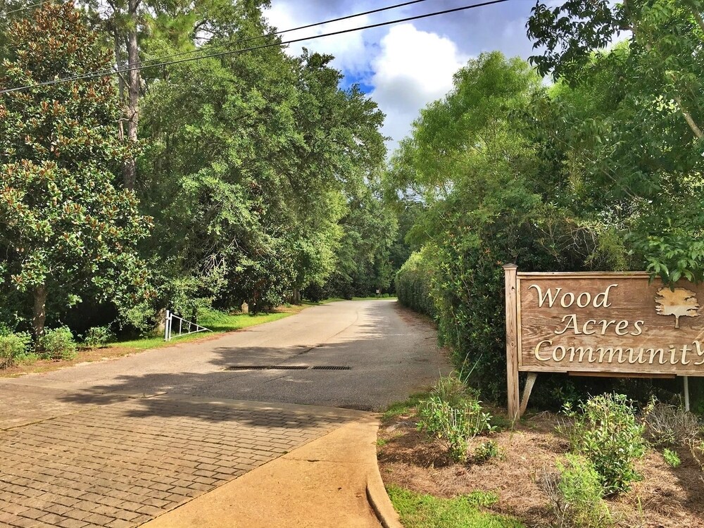 8130 Tanner Williams Rd, Mobile, AL 36608