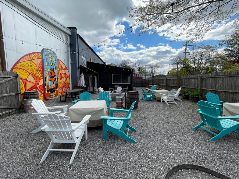 1003 N Evergreen Ave, Woodbury, NJ for sale - Building Photo - Image 3 of 9