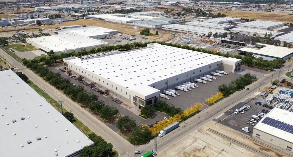 3441 S Willow Ave, Fresno, CA for lease - Building Photo - Image 2 of 3