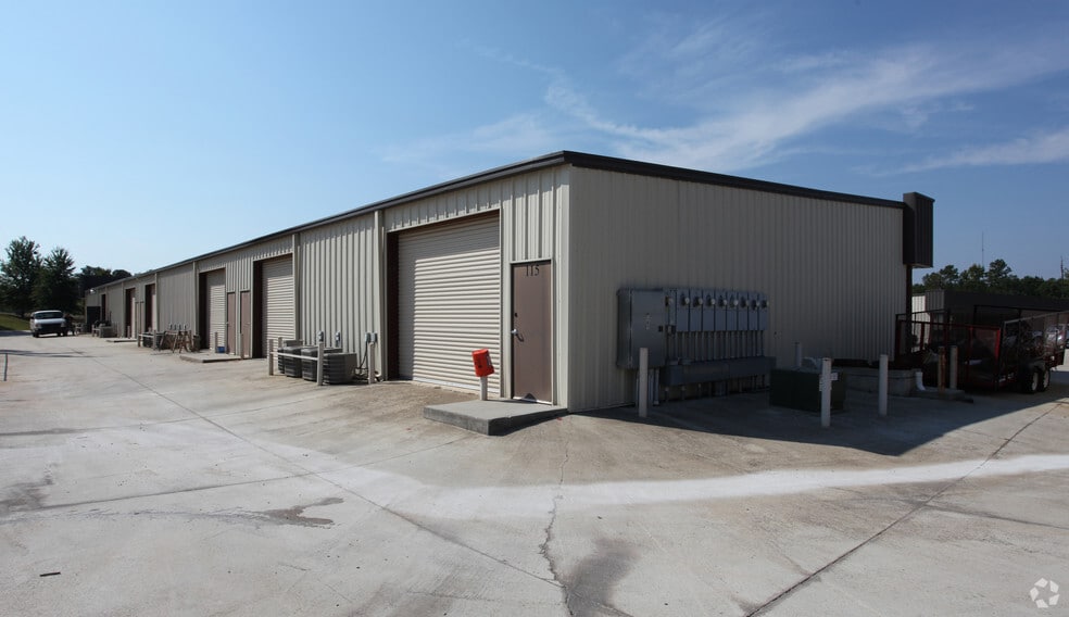 101-115 Pine Grove Rd, Locust Grove, GA for lease - Building Photo - Image 2 of 2