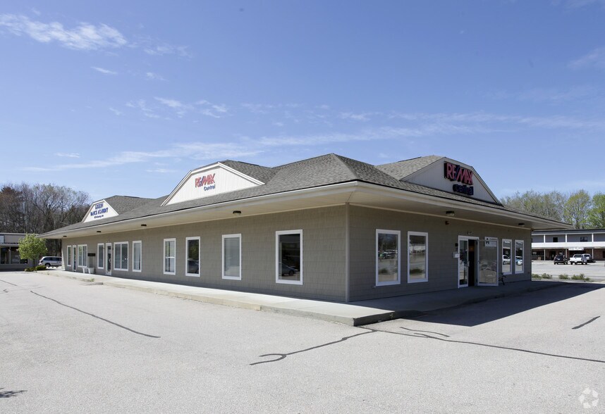 37 Sandy Bottom Rd, Coventry, RI for sale - Primary Photo - Image 1 of 1