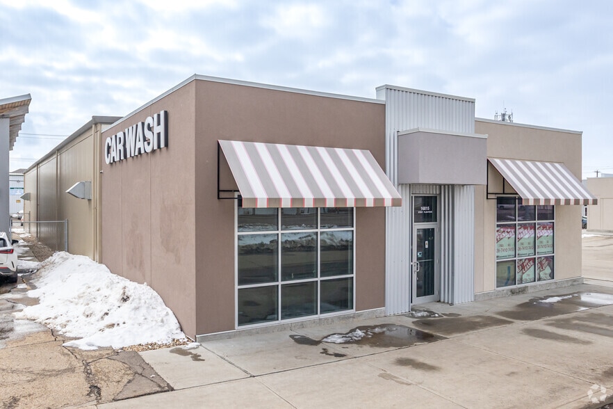 16815 Stony Plain Rd NW, Edmonton, AB for sale - Building Photo - Image 3 of 4