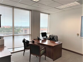 5200 Waterford District Dr, Miami, FL for lease Interior Photo- Image 2 of 4