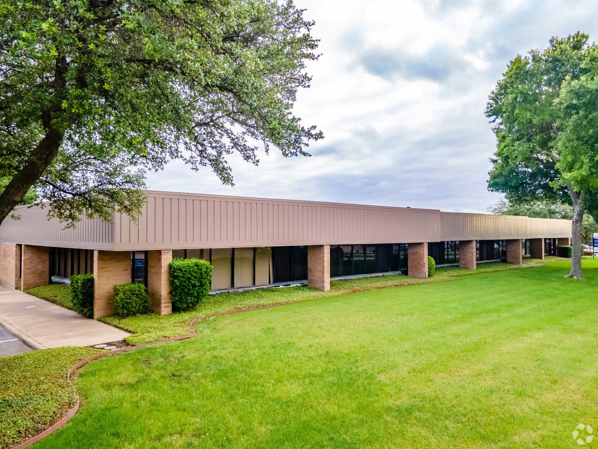 520 Central Pky E, Plano, TX for lease Building Photo- Image 1 of 8