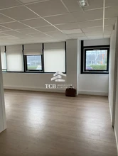 Office in Nantes for lease Interior Photo- Image 2 of 3