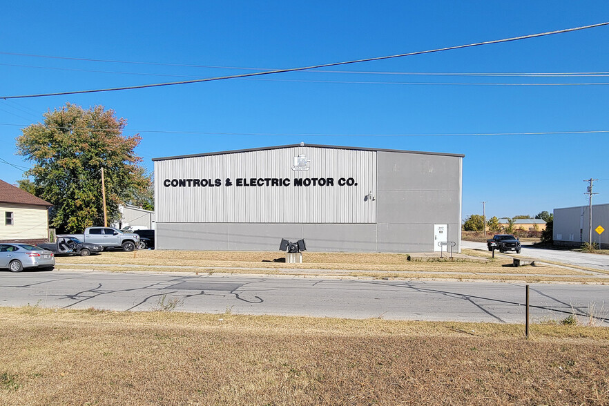 317 E 12th St, Joplin, MO for sale - Primary Photo - Image 1 of 1