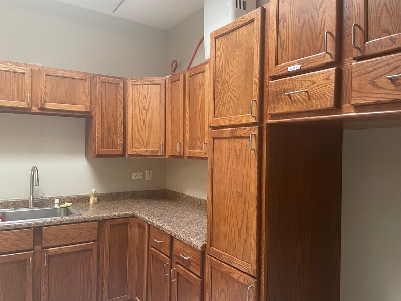7639 W 63rd St, Summit, IL for sale - Building Photo - Image 2 of 4