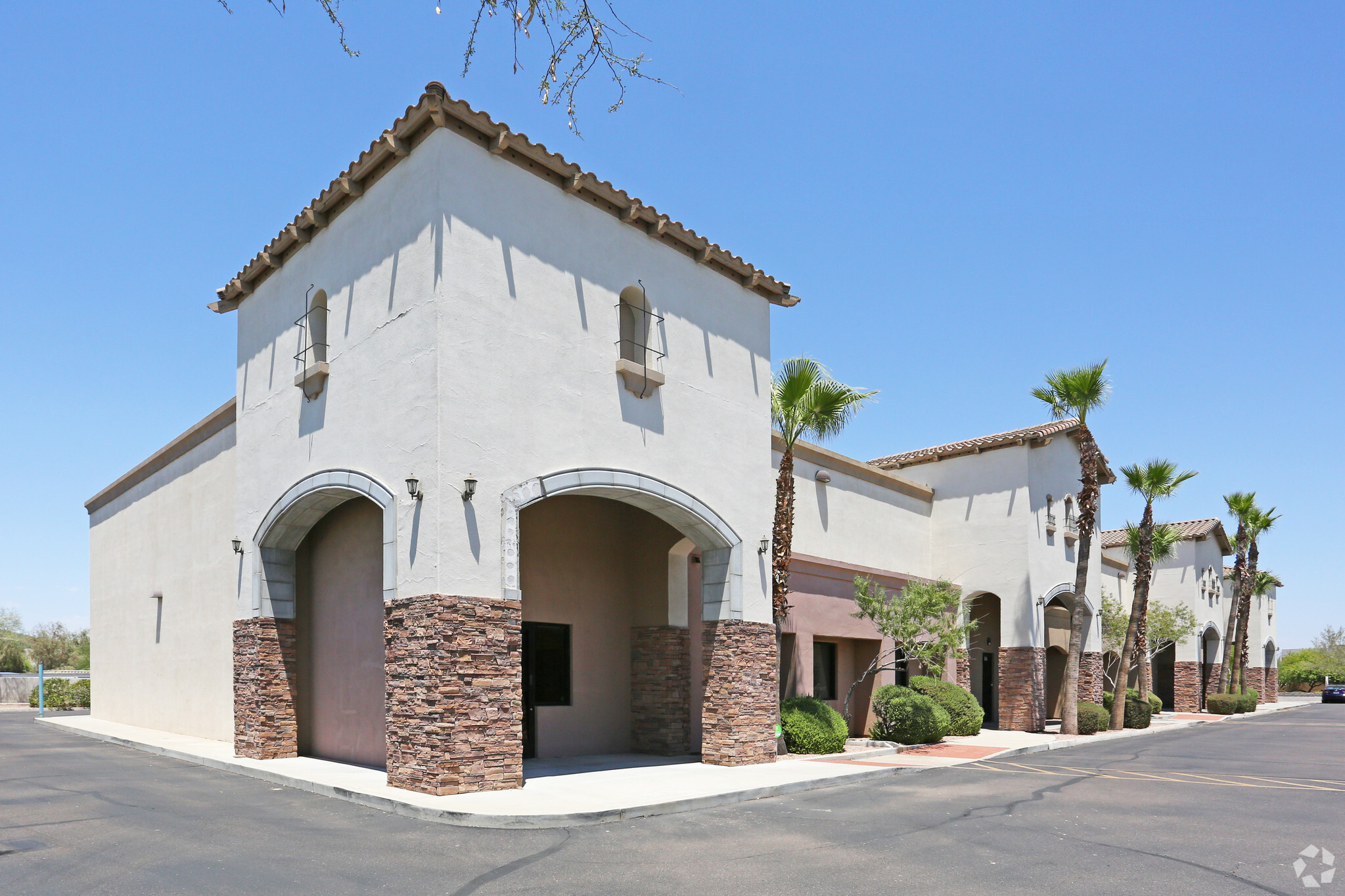 2103 W Parkside Ln, Phoenix, AZ for lease Building Photo- Image 1 of 6