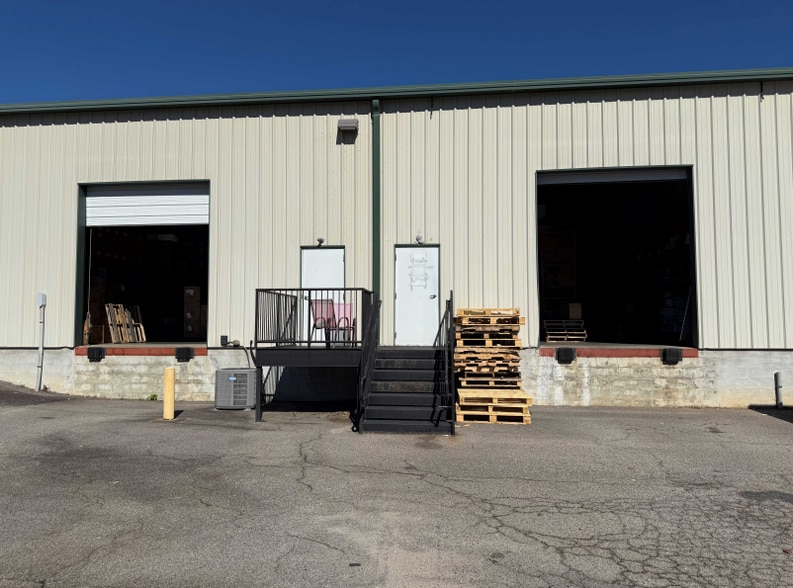 12101-12121 Wilfong Ct, Midlothian, VA for lease - Building Photo - Image 2 of 13