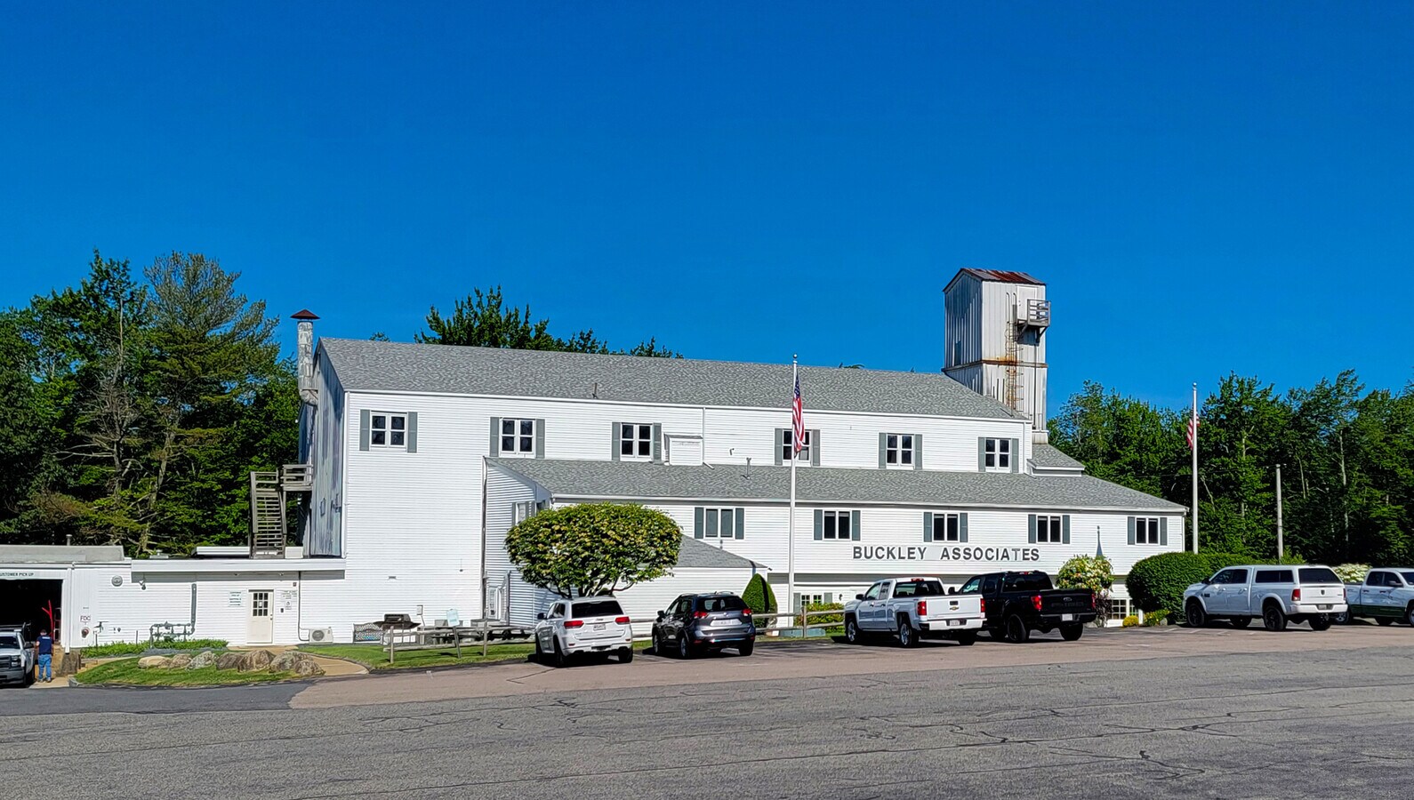 385 King St, Hanover, MA 02339 Sevigny Candy Bldg