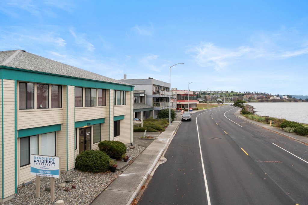 840 SE Bayshore Dr, Oak Harbor, WA 98277