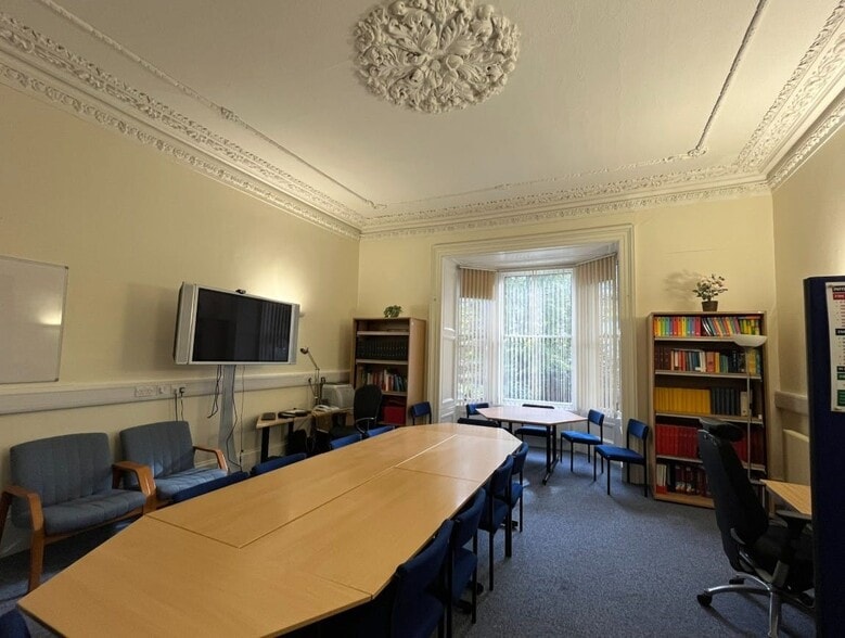 10-12 Framlington Pl, Newcastle Upon Tyne for sale - Building Photo - Image 2 of 7