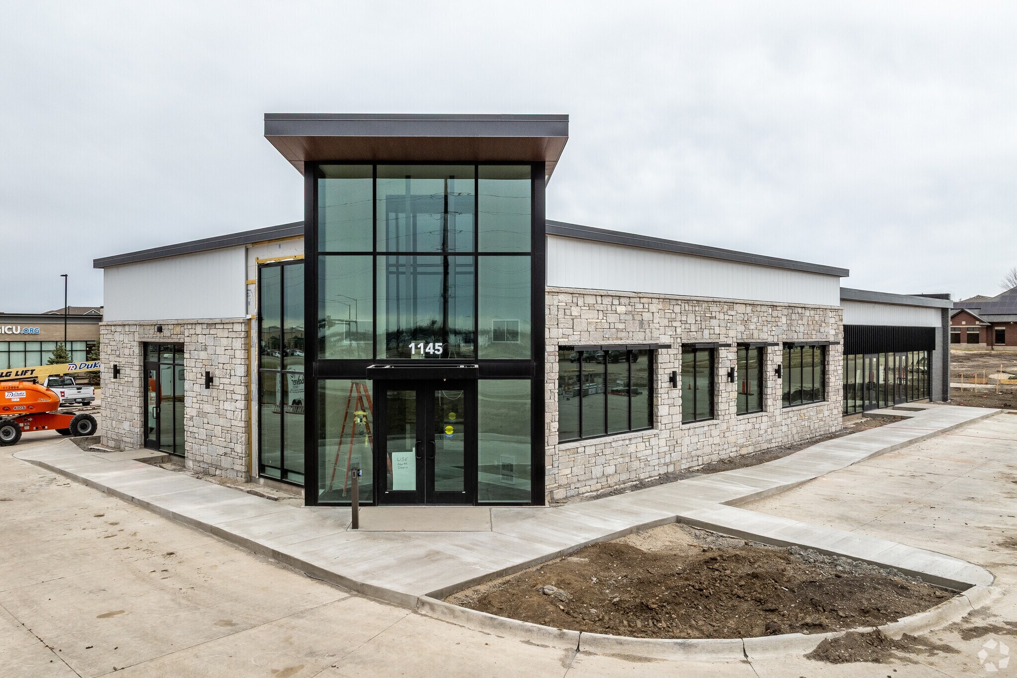 1145 University Ave, Waukee, IA for lease Primary Photo- Image 1 of 6