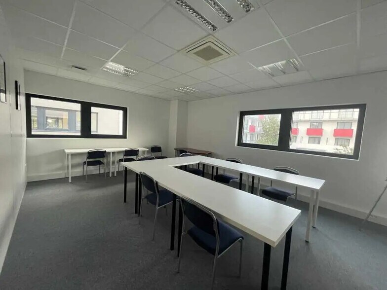 Office in Trignac for lease - Building Photo - Image 2 of 8