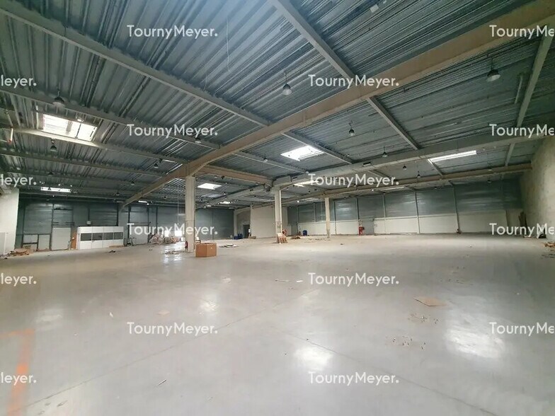 Flex in Gradignan for lease - Interior Photo - Image 1 of 7