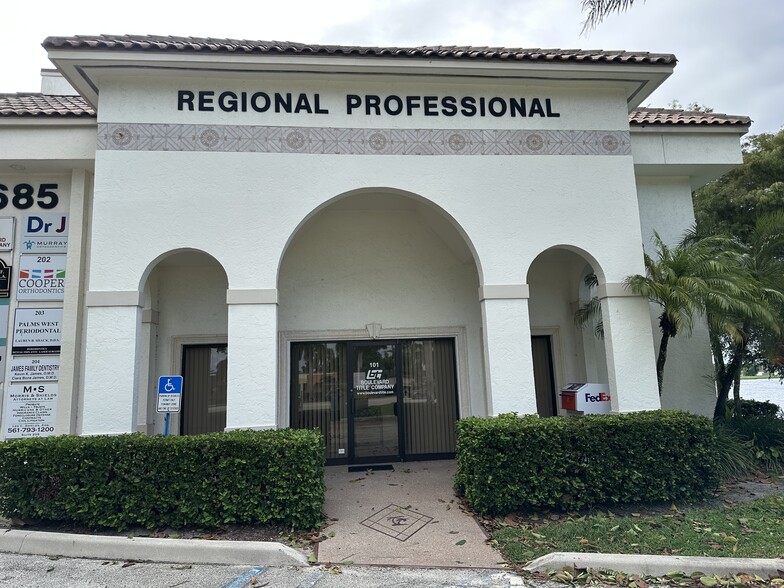 685 Royal Palm Beach Blvd, Royal Palm Beach, FL for lease - Building Photo - Image 2 of 26