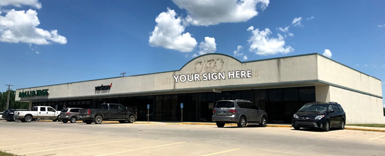 611-617 E Chestnut St, Junction City, KS for lease Building Photo- Image 1 of 3