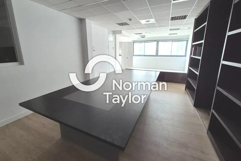 Office in Perpignan for lease - Interior Photo - Image 1 of 6