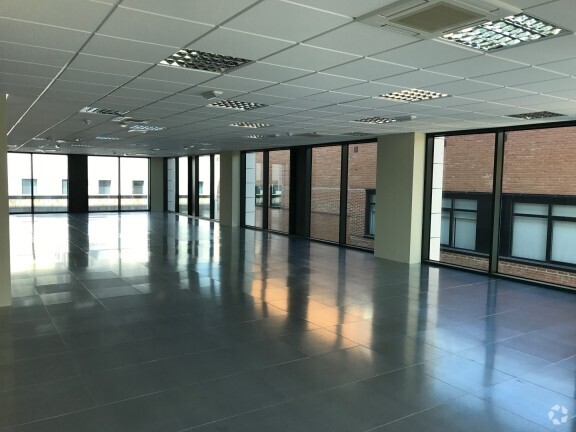 Office in Madrid, MAD for lease - Building Photo - Image 3 of 8