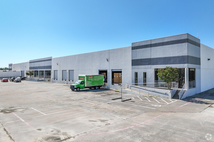 2901 Suffolk Dr, Fort Worth, TX for lease - Building Photo - Image 1 of 22