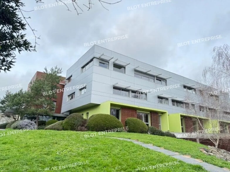 Office in Nantes for lease - Building Photo - Image 3 of 10