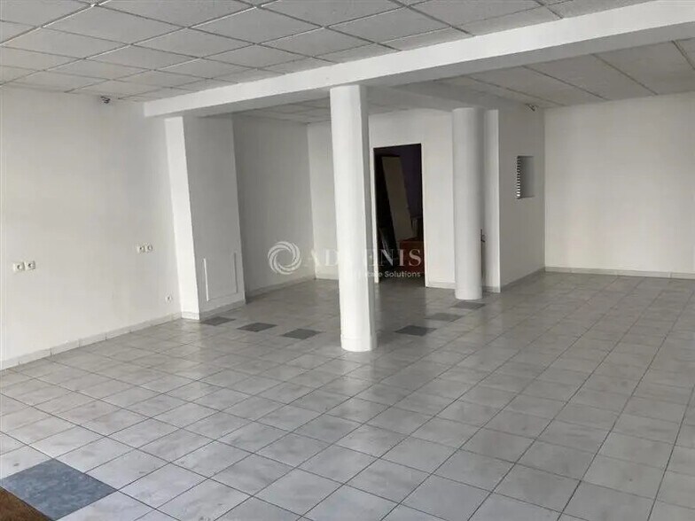 Office in Blois for sale - Interior Photo - Image 2 of 5