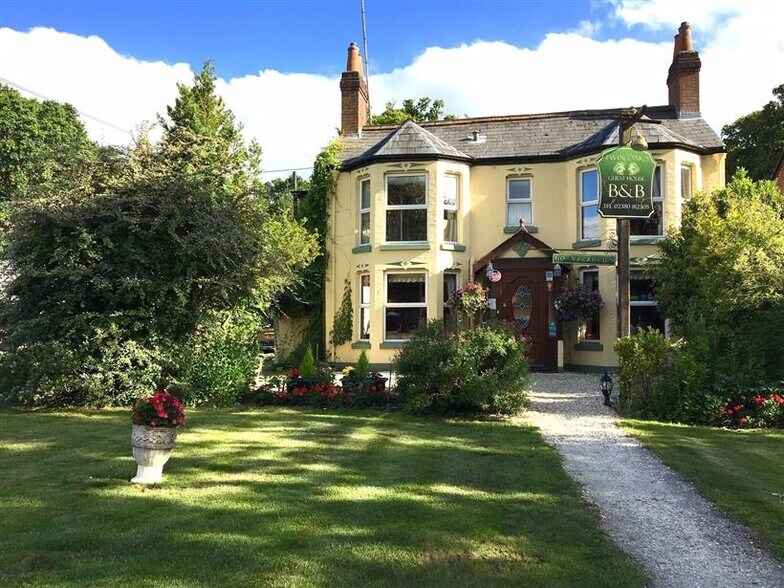 Southampton Rd, Cadnam, SO40 2NQ