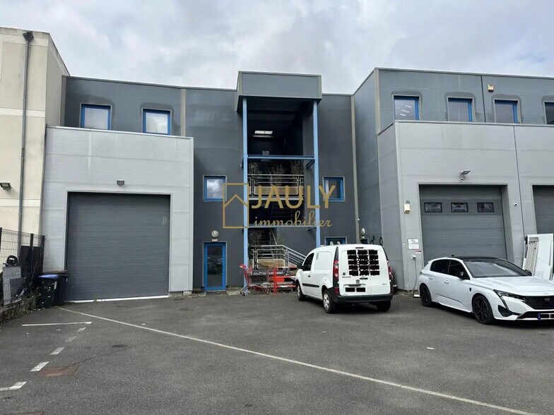 Flex in Mareuil-lès-Meaux for sale - Building Photo - Image 1 of 15