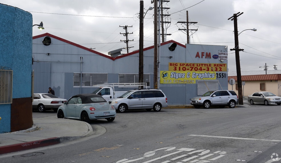 2551 Fernwood Ave, Lynwood, CA for lease - Building Photo - Image 3 of 3