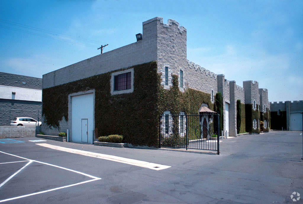 140-166 S Victory Blvd, Burbank, CA for lease Building Photo- Image 1 of 7