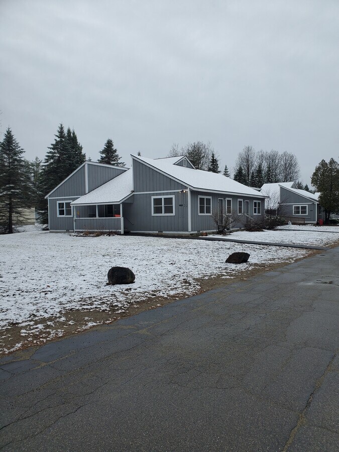 61 Panther Mountain Dr, Chestertown, NY 12817