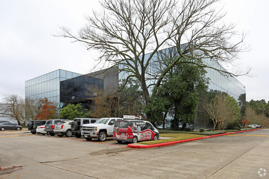 719 Sawdust Rd, The Woodlands, TX for lease - Building Photo - Image 3 of 3