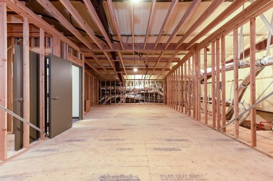 417 NE 144th Pl, Edmond, OK for sale - Interior Photo - Image 3 of 25