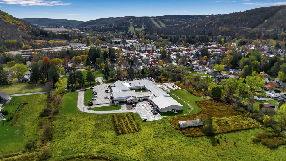 2-85 Bristol Ln, Ellicottville, NY for sale - Building Photo - Image 3 of 152