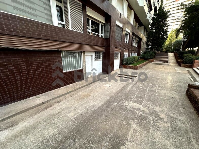 Carrer de Pau Alsina, Barcelona, Barcelona for sale - Building Photo - Image 3 of 11